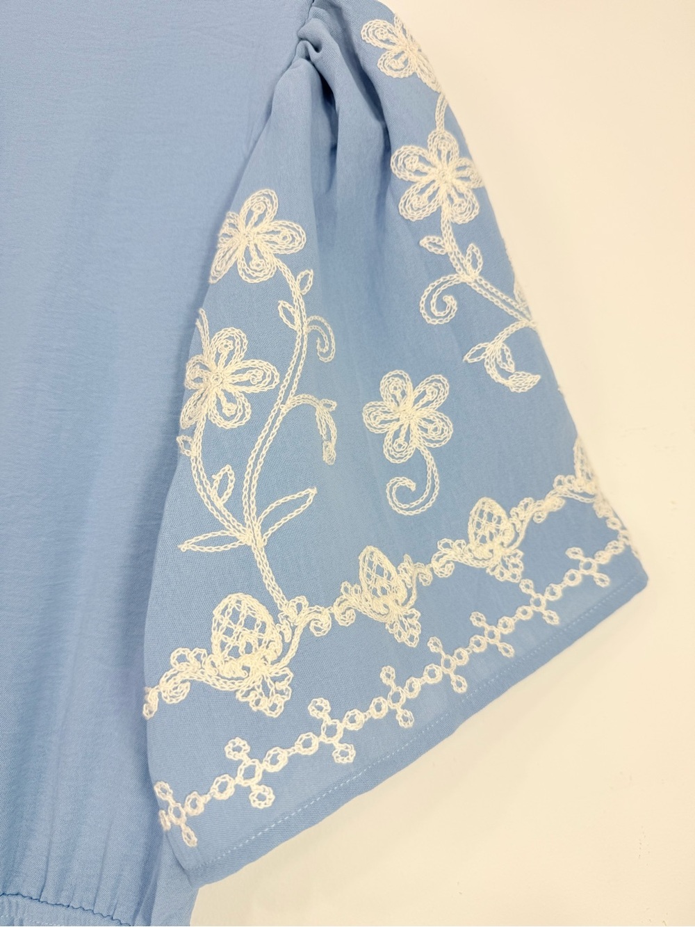 Simplee Blue White Floral Embroidery V Neck Smock Waist Short Sleeve Maxi Dress - Picture 10 of 13